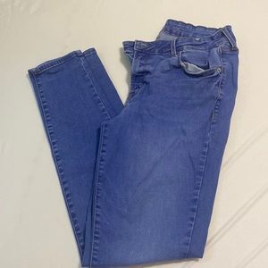 Old Navy sculpt, defining jeans.